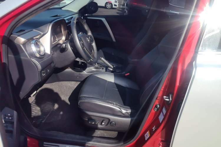 Used Toyota RAV4 2015 2.5L Automatic 4x4 Elite Edition