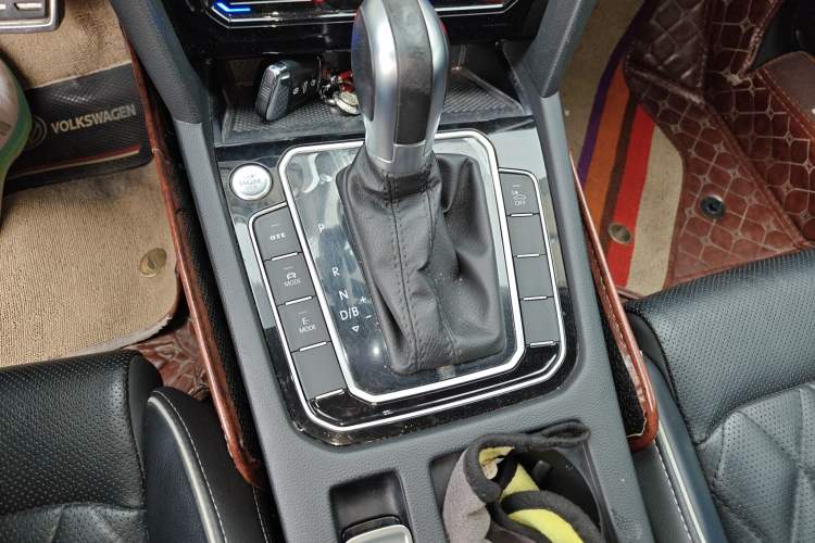 Used Volkswagen Magotan GTE Plug-in Hybrid 2020 GTE Luxury Model Gear Lever