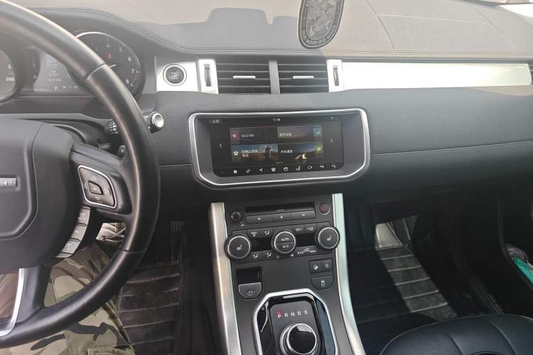 Used Land Rover Range Evoque 2018 240 PS SE Smart Brilliance Edition Audio And AC Panel