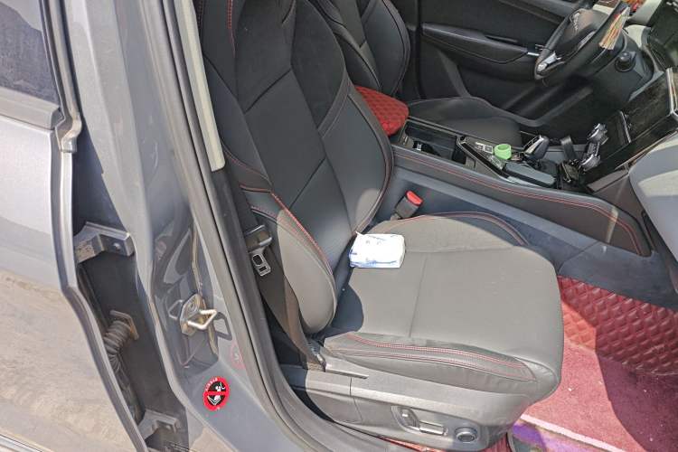 Used Lynk & Co 02 2018 1.5T DCT Two-Wheel Drive Pro Version China V Emission Standard
