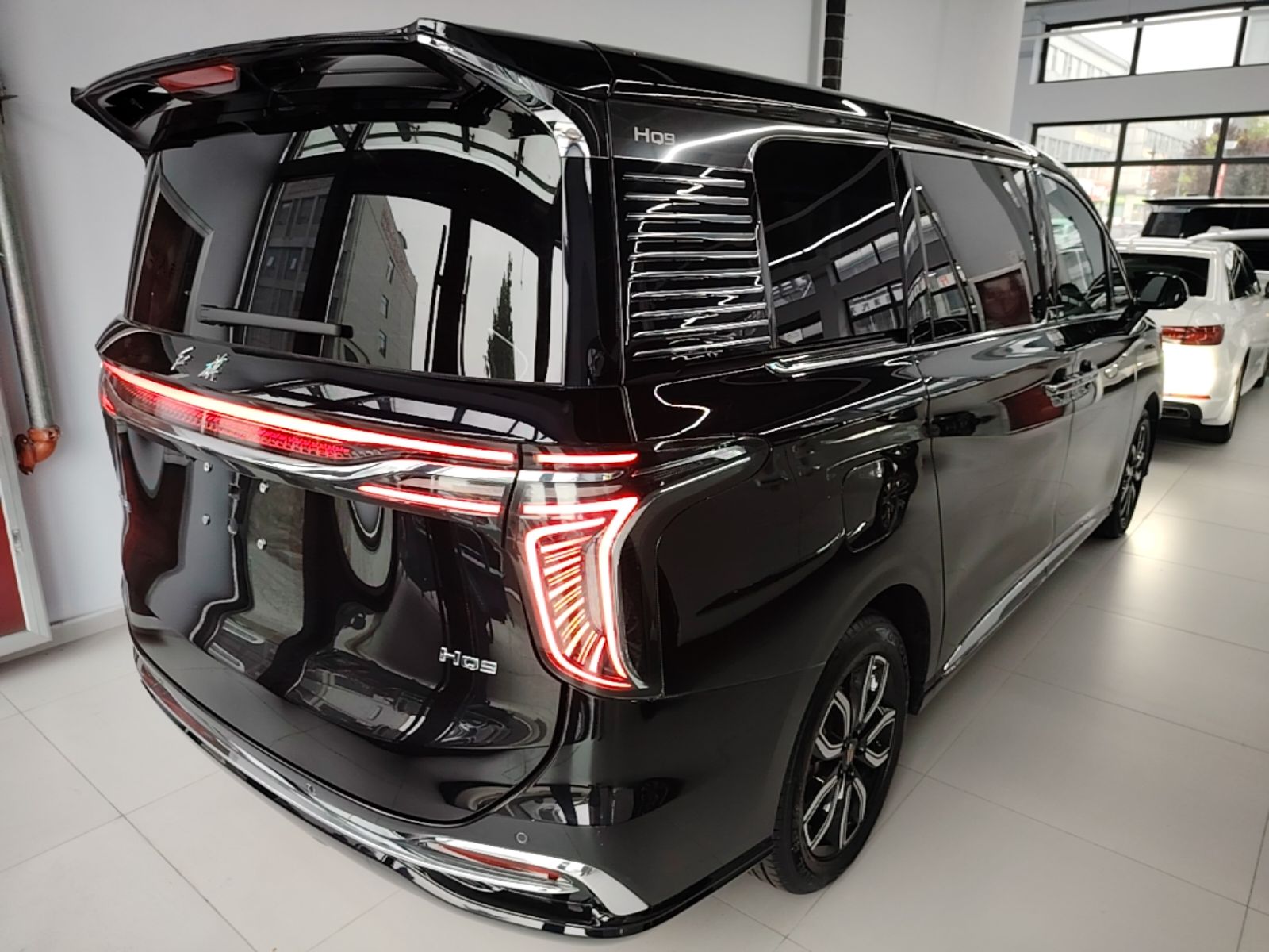 Hongqi HQ9 2023 2.0T Smart Connect Flagship Edition - Chinese Trim Yue — снимка 6