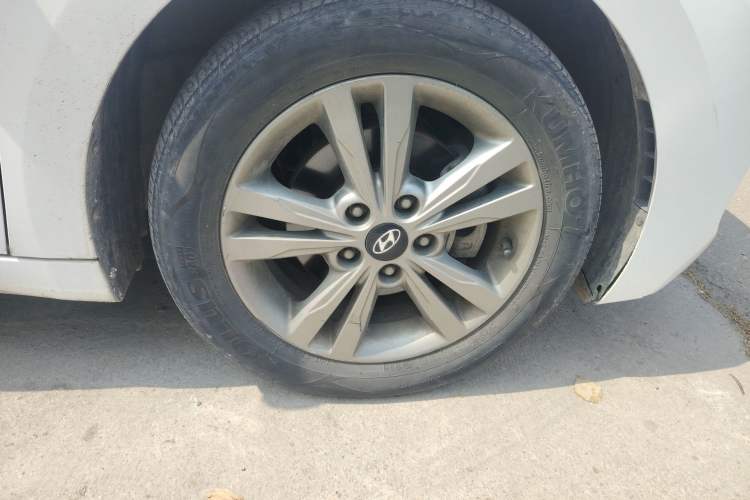 Used Hyundai Elantra (6th Generation / Lingdong) 2016 1.6L Manual ZhiXuan·Youth Edition Right Front Wheel Hub