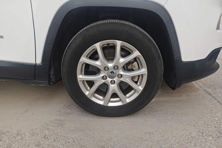 Used Jeep Cherokee 2017 2.0L Superior Edition