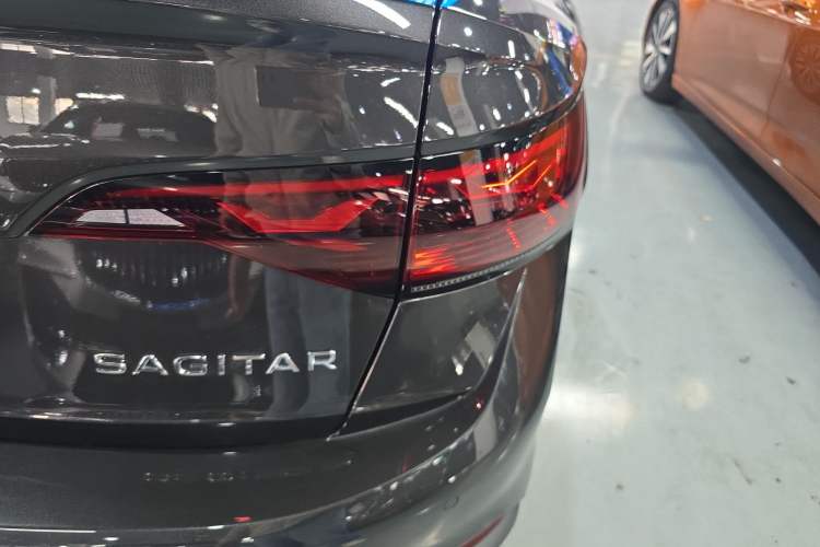 Used Volkswagen Sagitar 2025 200TSI DSG Flyover Edition Right Rear Taillight