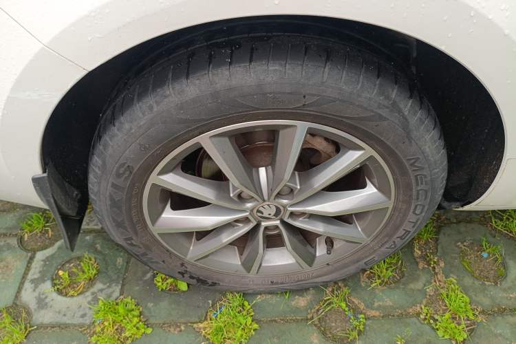 Used Skoda Octavia 2020 TSI230 DSG SmartDrive Luxury Edition Right Rear Wheel Hub