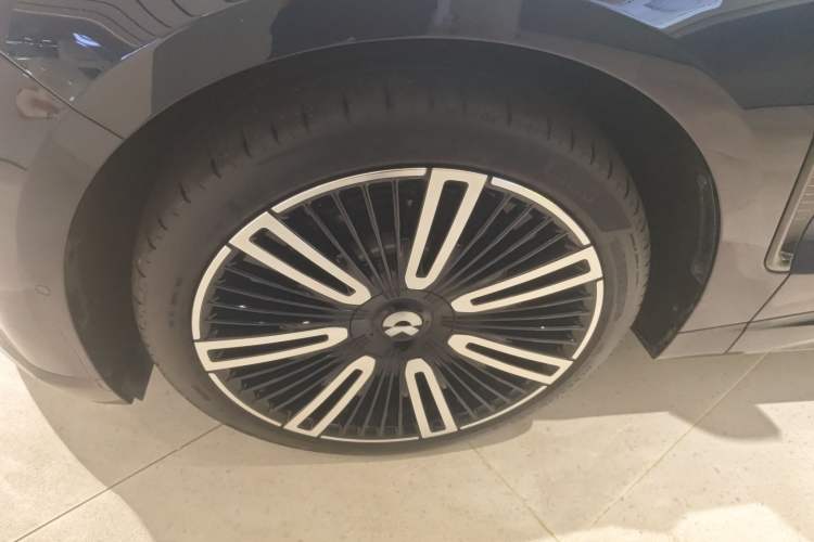 Used Nio ET9 2025 100kWh Signature Edition
