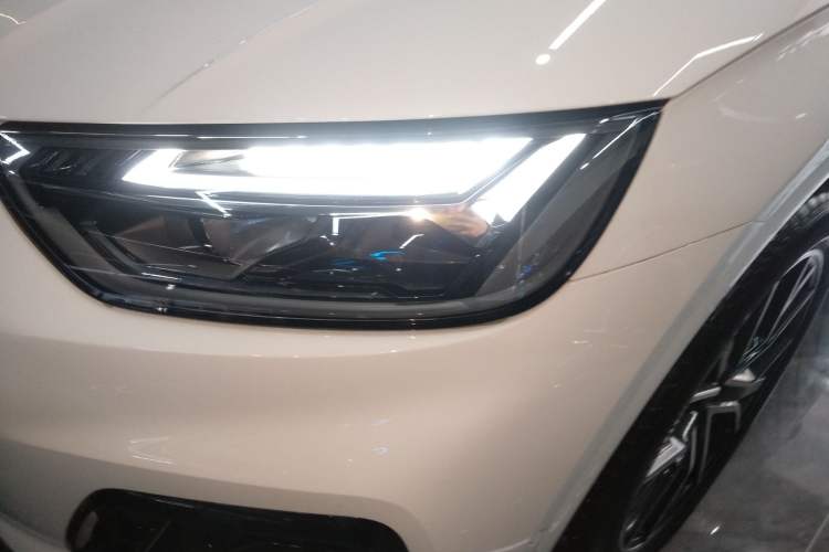 Used Audi Q5L 2024 45 TFSI Luxury Dynamic Model Left Front Headlight