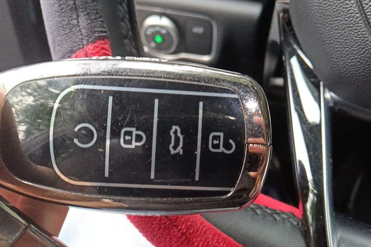 Used Chery Tiggo 9 2025 2.0T Automatic Two-Wheel Drive Luxury Edition 5 Seats Vehicle Key