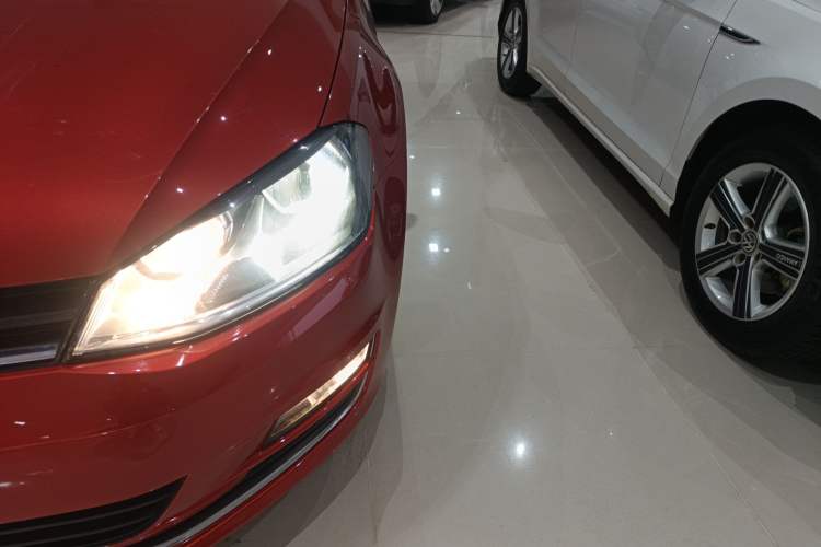 Used Volkswagen Golf 2016 1.6L Automatic Fashion Model