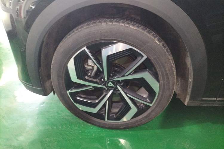 Used Deepal S07 2025 215Max Huawei Qiankun Intelligent Driving ADS SE Range-Extended Version Exterior 7