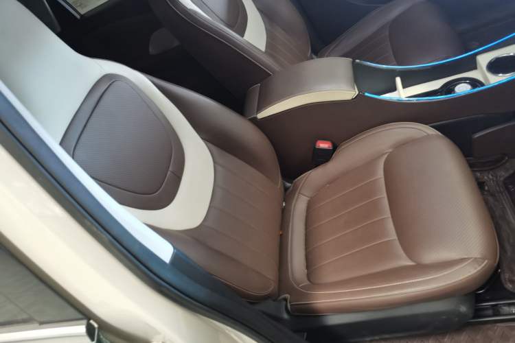 Used Wuling Bingo 2024 333 km Enjoyment Version Right Front Seat