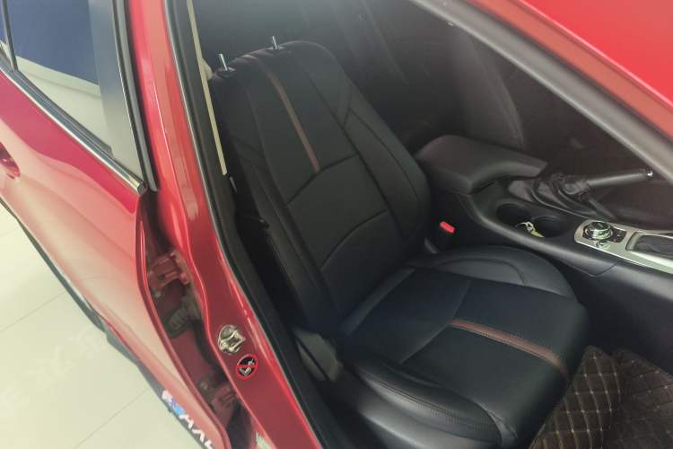 Used Mazda 3 Axela 2017 Sedan 1.5L Automatic Comfort Model China VI Standard Right Front Seat