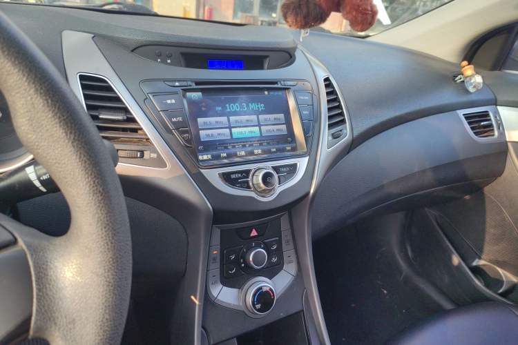 Used Hyundai Elantra (5th Generation / Langdong) 2015 1.6L Automatic Fashion Model