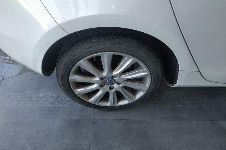 Used Volvo V40 2018 T3 Zhiyi Edition
