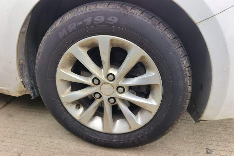 Used Buick GT 2019 15T Dual-Clutch Advanced Version China VI Standard Right Front Wheel Hub