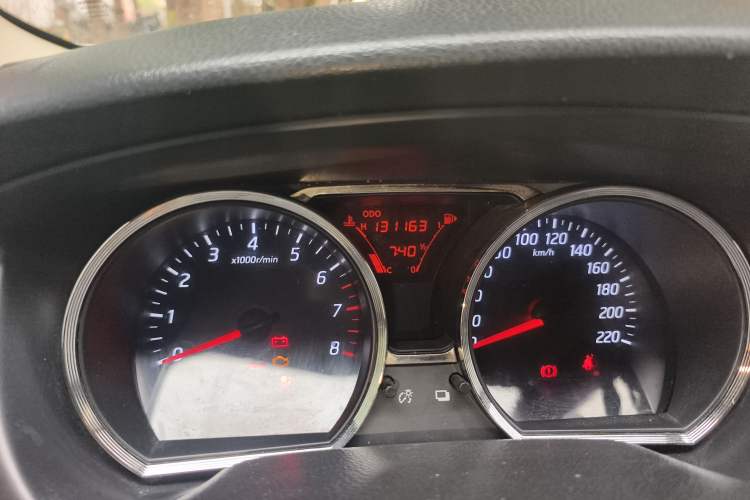 Used Nissan Livina 2013 1.6XE Manual Comfort Edition