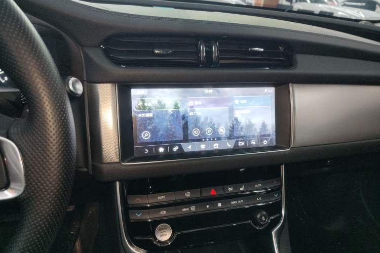 Used Jaguar XFL 2019 XFL 2.0T 250 PS Two-Wheel-Drive Luxury Edition