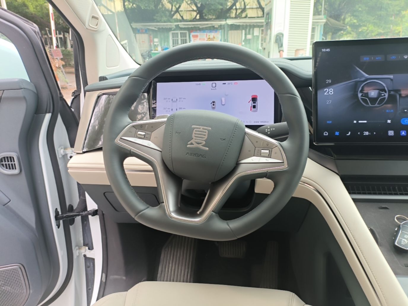 BYD Xia 2026 DM-i 1.5T 218KM Excellence Edition — снимка 13