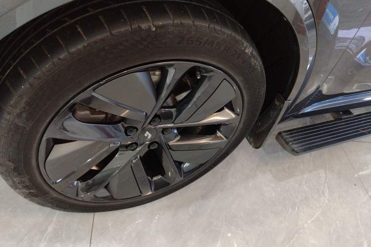 Used Li Auto L8 2023 Max model
