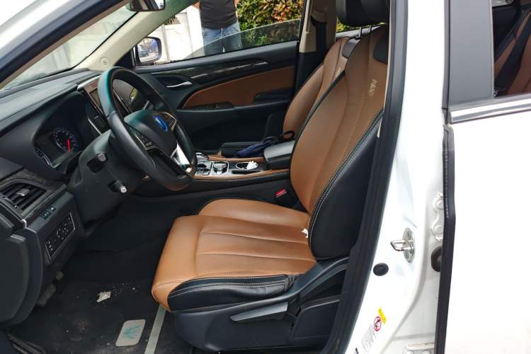 Used BYD Qin New Energy 2017 1.5T Luxury Model Left Front Seat