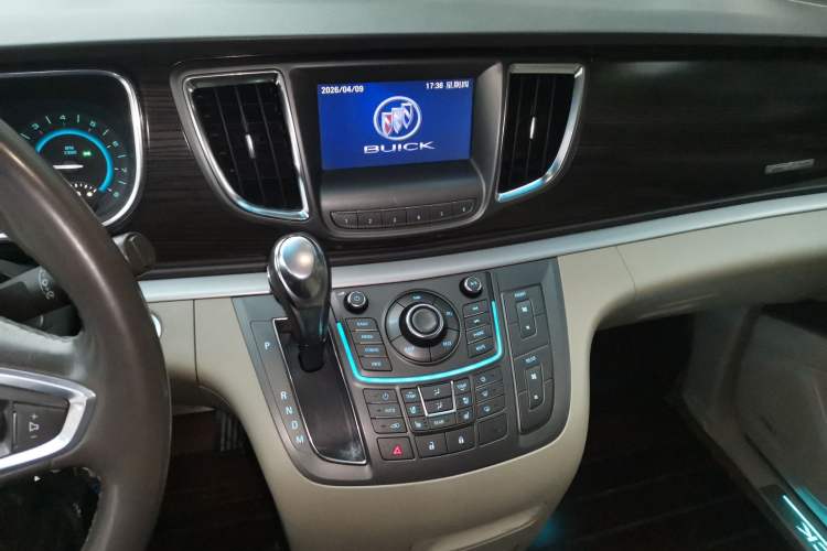 Used Buick GL8 2013 3.0L XT Luxury Business Flagship Edition Audio And AC Panel