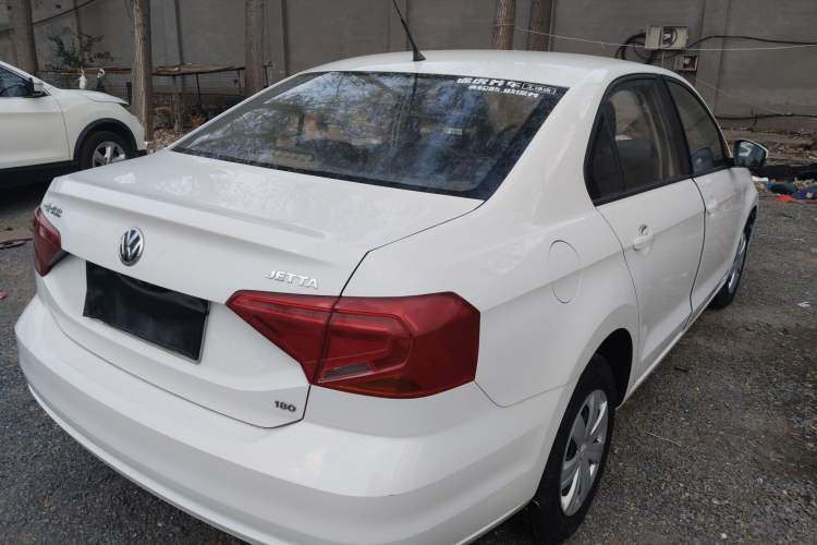 Used Volkswagen Jetta 2017 1.5L Manual Fashion Edition