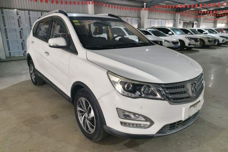 Used Baojun 560 2016 1.5T Manual Luxury Model Front Right 45 Deg