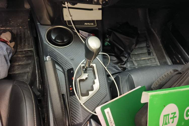 Used Toyota RAV4 2013 2.0L CVT Four-Wheel Drive New Edition