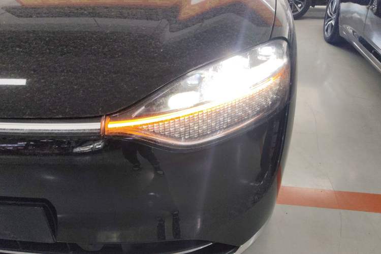 Used Hima AITO M9 2024 Range-Extended Ultra Version 42 kWh 6-Seater Model Left Front Headlight