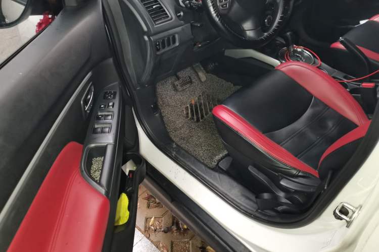 Used Mitsubishi ASX 2013 2.0L CVT Two-Wheel Drive Elite Edition Driver Seat