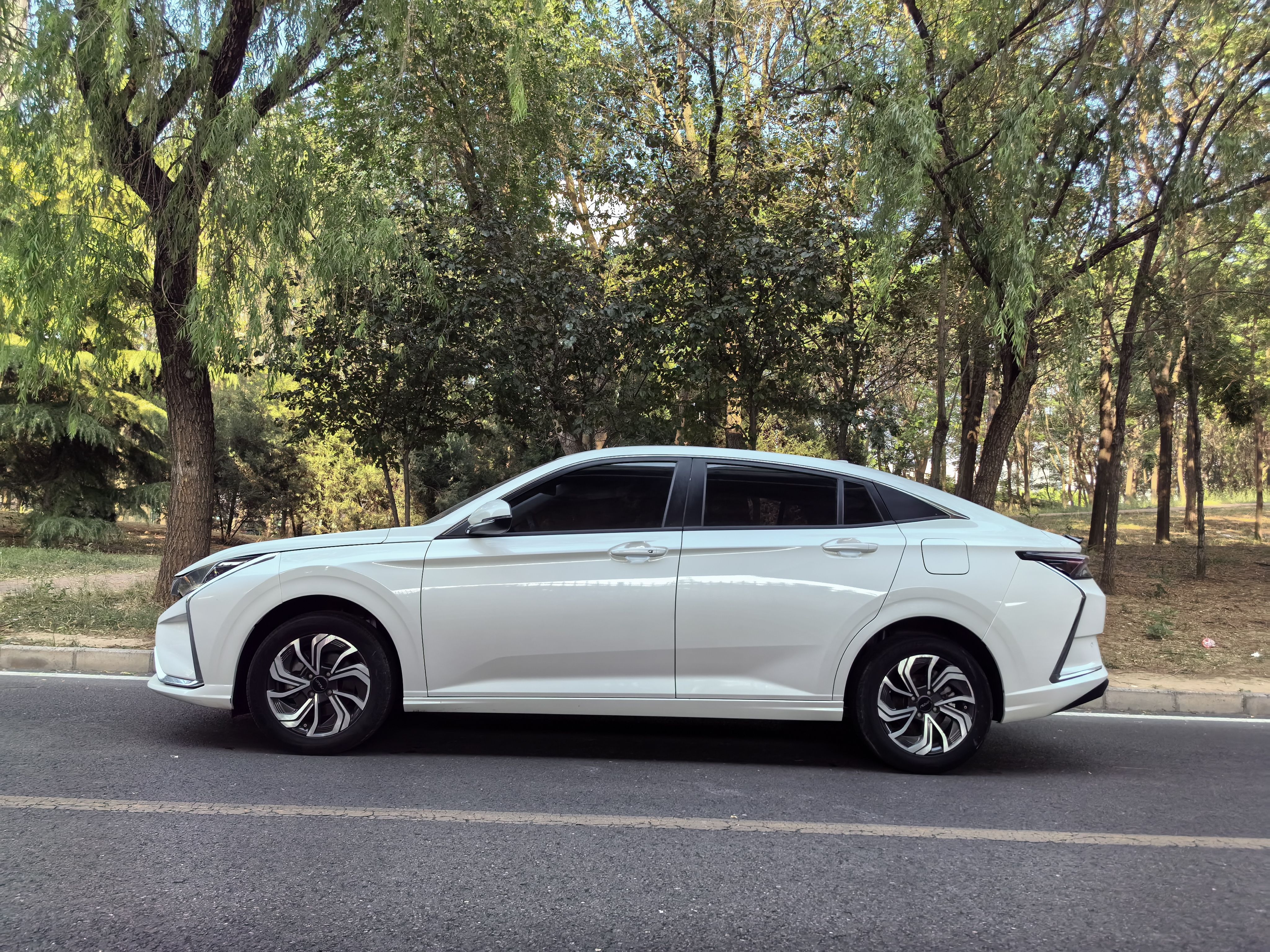 Dongfeng Aeolus Yixuan 2021 230T Automatic Glory Edition — снимка 6