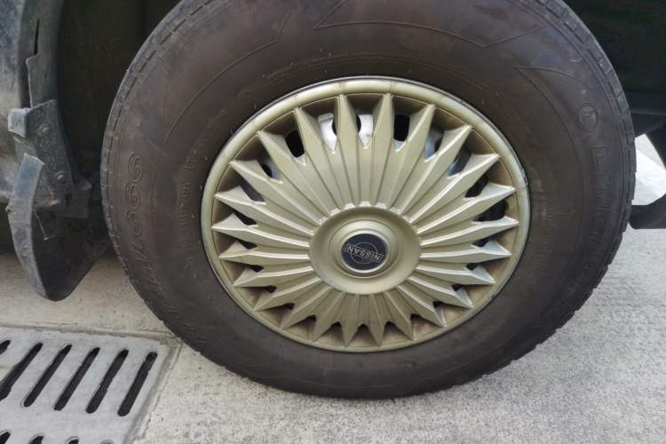 Used Dongfeng Yufeng Yufeng 2023 V9+ 2.0T Automatic Front-Drive Multi-Function Mid-Roof 7/8/9-Seater