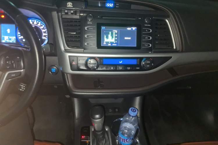 Used Toyota Highlander 2017 2.0T Four-Wheel Drive Luxury Edition 7 Seats