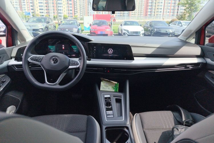 Used Volkswagen Golf 2023 280TSI DSG Pro Center Console
