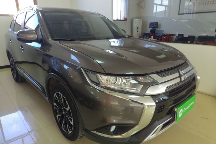 Used Mitsubishi Outlander 2019 2.0L Two-Wheel Drive Comfort Edition 5 Seats China VI Standard