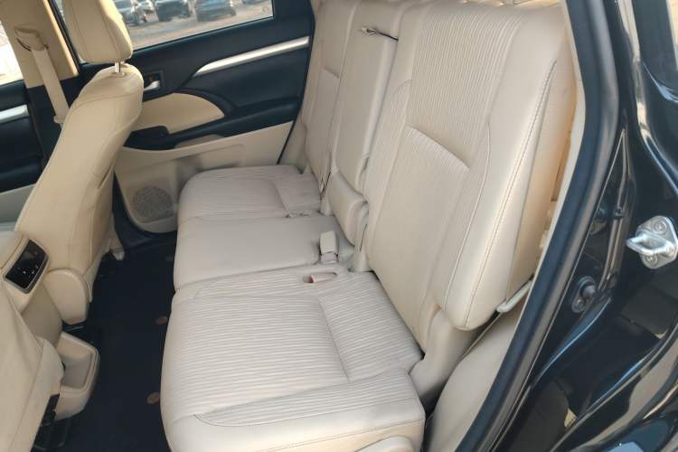 Used Toyota Highlander 2018 2.0T Two-Wheel Drive Elite Edition 7 Seats Emission Standard China V
