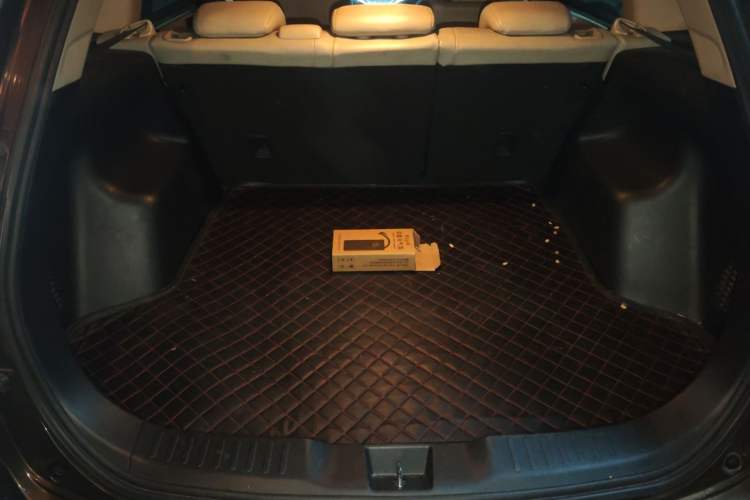 Used Honda Jade 2013 1.8L automatic Comfort version 5 seats Trunk