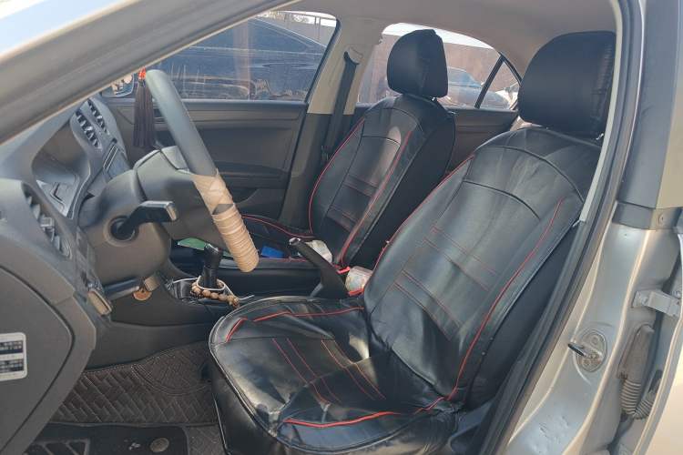 Used Volkswagen Jetta 2013 1.6L Manual Fashion Edition Left Front Seat