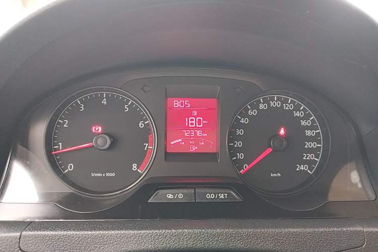Used Volkswagen Santana 2015 1.4L Manual Comfort Edition