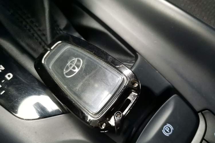 Used Toyota IZOA 2021 2.0L Enjoy Edition
