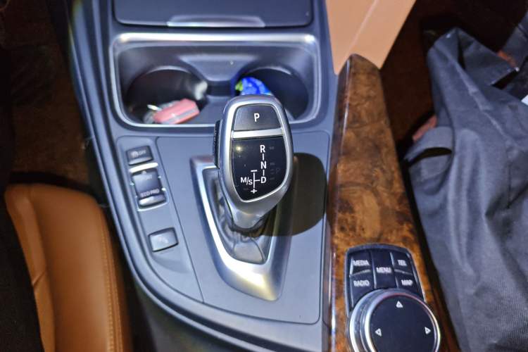 Used BMW 3 Series 2014 320Li Luxury Design Package
