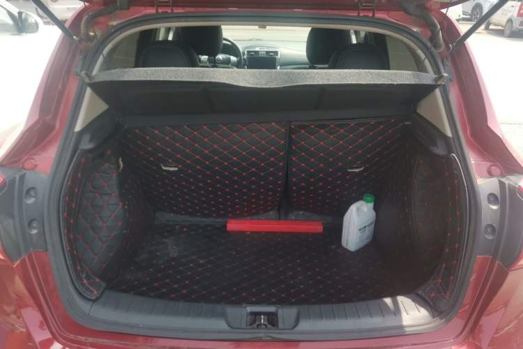 Used Nissan Tiida 2021 1.6L CVT Cool Edition
