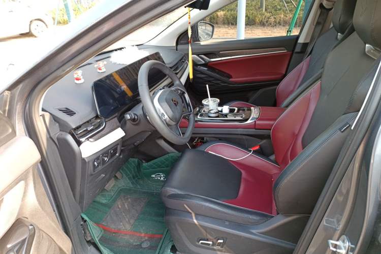 Used SOL QX 2021 300T DCT Prestige Smart Connectivity Version Left Front Seat