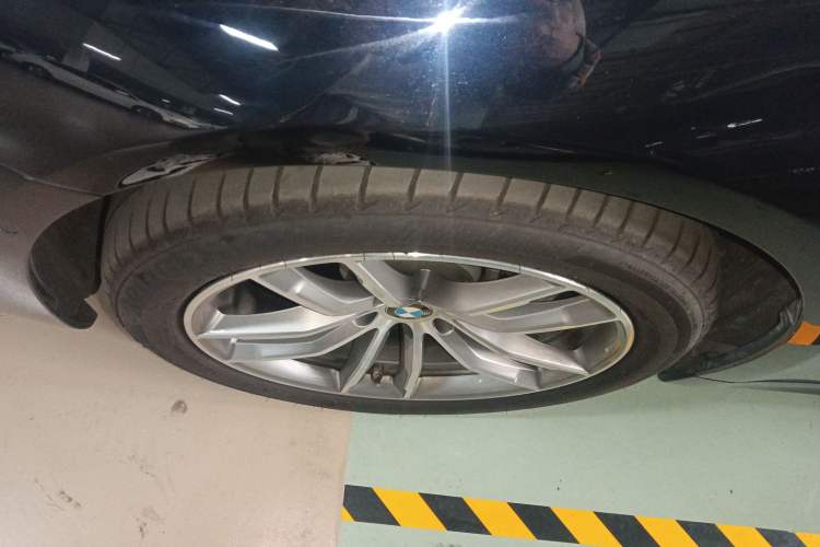 Used BMW 5 Series 2020 525Li M Sport Package Left Front Wheel Hub