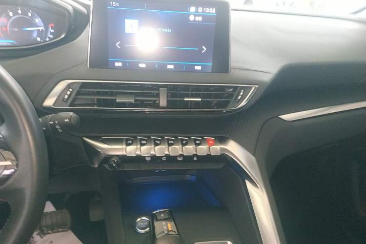 Used Peugeot 5008 2017 380THP 7-Seater Elite Edition Audio And AC Panel