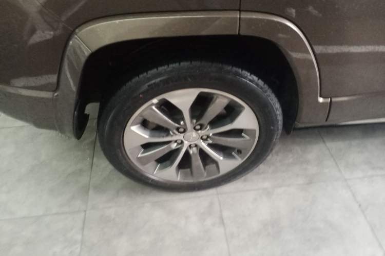 Used Jeep Cherokee 2019 2.0T All-Wheel Drive Versatile Edition China V Right Rear Wheel Hub