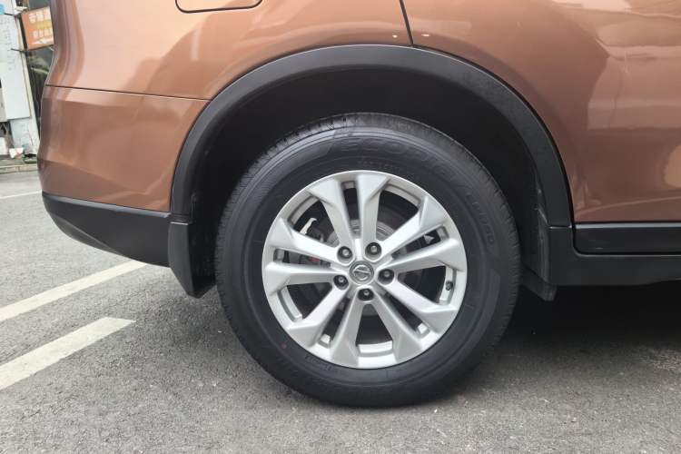 Used Nissan X-Trail 2015 2.0L CVT Comfort MAX Edition 2WD
