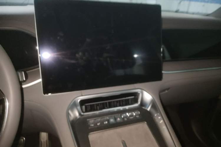 Used Denza N9 2025 Flagship Model
