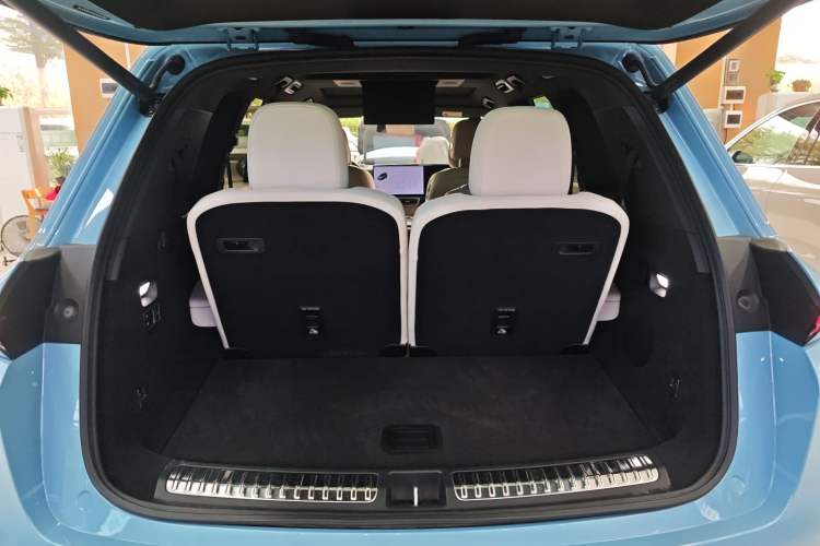 Used Li Auto L8 2024 Ultra Model Trunk