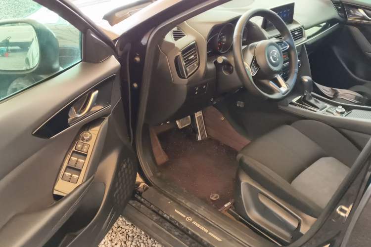 Used Mazda CX-4 2021 2.0L Automatic Two-Wheel Drive Blue Sky Exploration Edition Driver Seat